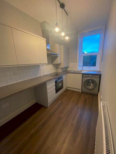 2 Bedroom Flat To Rent In Cromwell Road, Burntisland, Fife, KY3