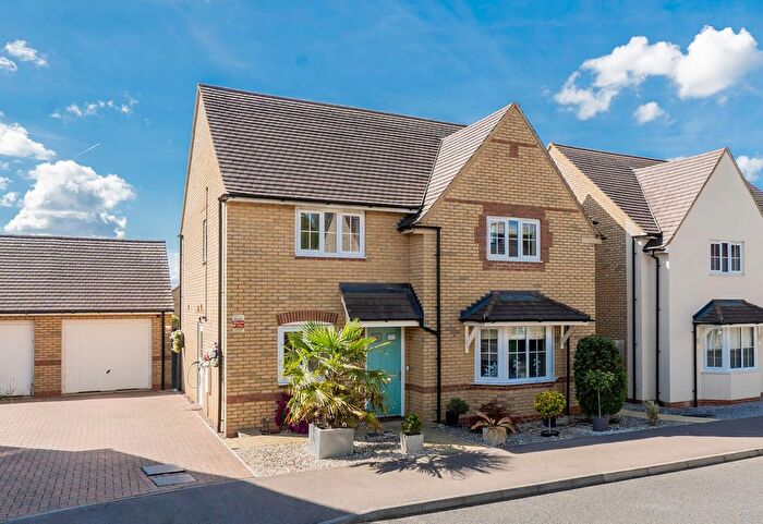 3 Bedroom Detached House For Sale In Maritime Way, Brooklands, Milton Keynes, MK10