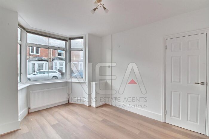 2 Bedroom Terraced House To Rent In Kings Road, Caversham, Reading, RG4