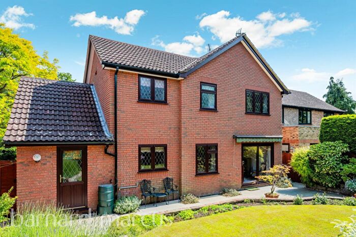 4 Bedroom Detached House For Sale In Cotland Acres, Redhill, RH1