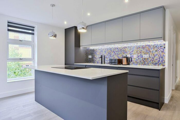 3 Bedroom Terraced House To Rent In Wolfe Crescent, Canada Water, London, SE16