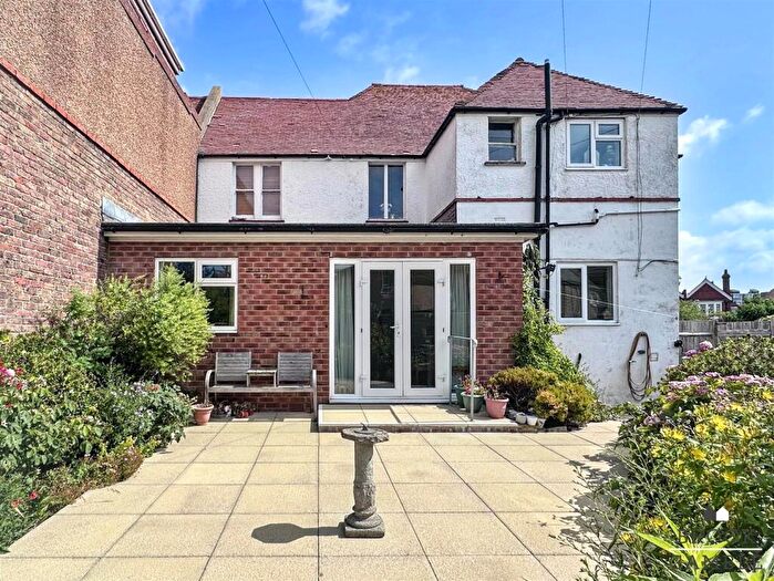 1 Bedroom Flat For Sale In Charleston Road, Eastbourne, BN21
