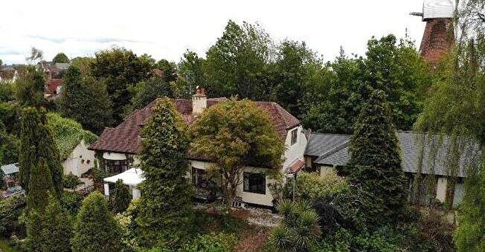4 Bedroom Detached House For Sale In London Hill, Rayleigh, Essex, SS6