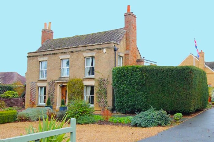 4 Bedroom Detached House For Sale In West Farm House, London Road, Sandy, SG19