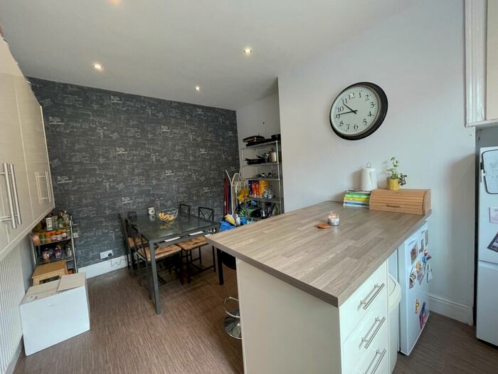 3 Bedroom Terraced House To Rent In Station Parade, Leeds, LS5