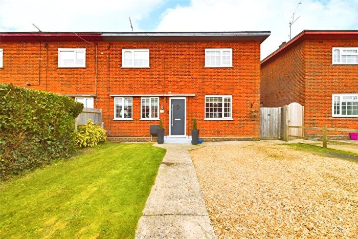 3 Bedroom Semi-Detached House For Sale In The Close, Burghfield Common, Reading, Berkshire, RG7