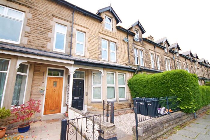 2 Bedroom Flat To Rent In Dragon Avenue, Harrogate, HG1