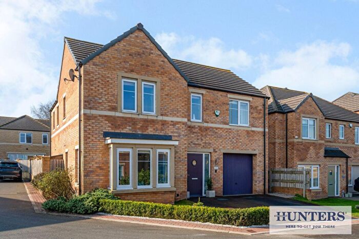 4 Bedroom Detached House For Sale In West Wood View, Apperley Bridge, Bradford, BD10