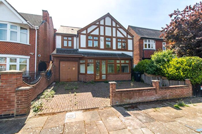 4 Bedroom Detached House For Sale In Meredith Road, Leicester, LE3