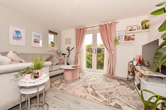 2 Bedroom Apartment For Sale In Fife Way, Aylesham, Canterbury, Kent, CT3