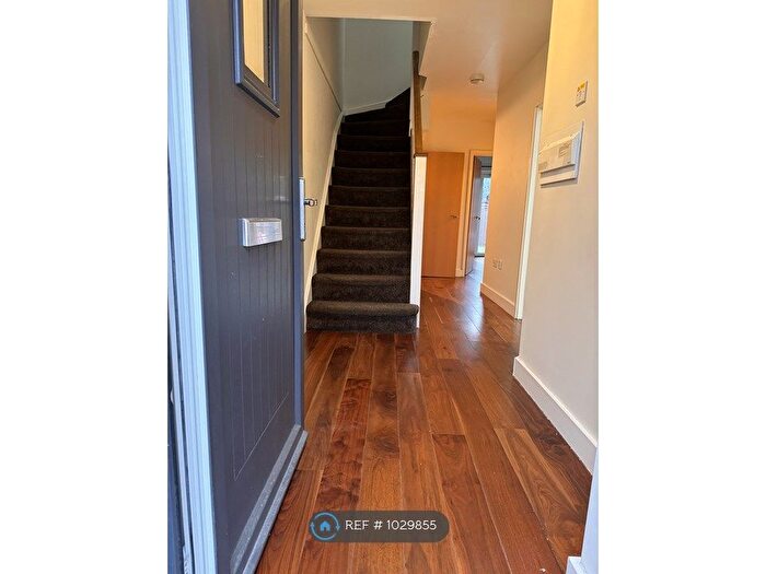 3 Bedroom Semi-Detached House To Rent In Reservoir Way, Ilford, IG6