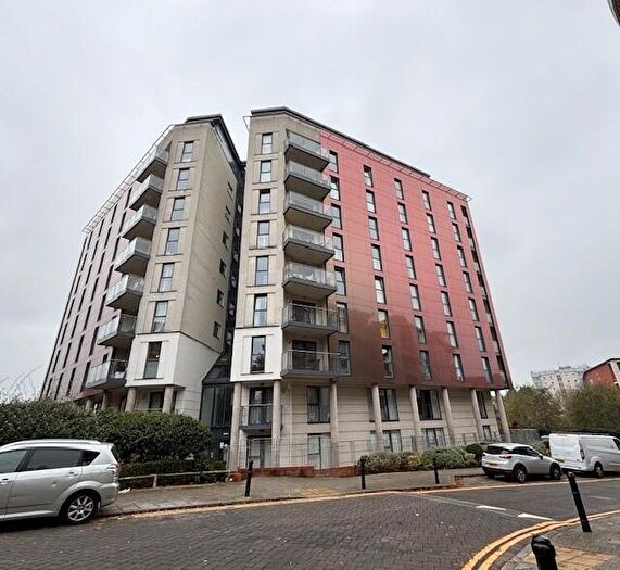 2 Bedroom Apartment To Rent In Mason Way, Birmingham, B15