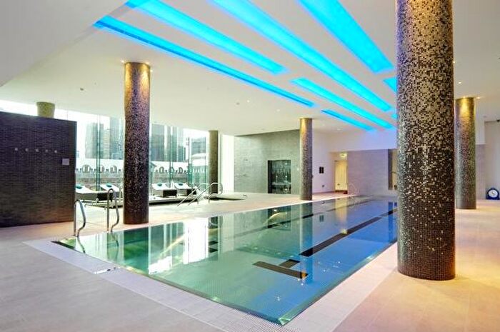 2 Bedroom Apartment To Rent In Pan Peninsula Square, London, E14