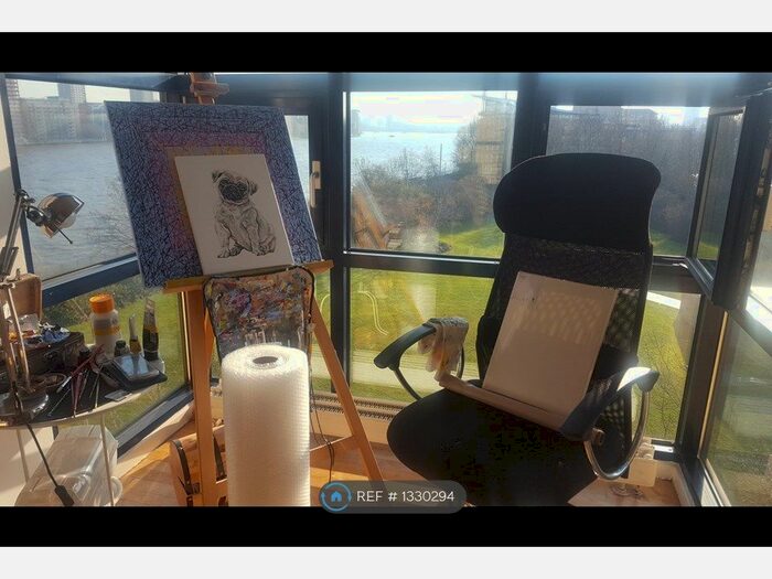 2 Bedroom Flat To Rent In Tivoli Court, London, SE16