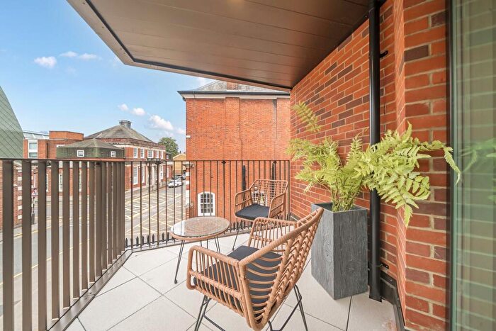 2 Bedroom Flat To Rent In Tweedy Road Bromley, BR1