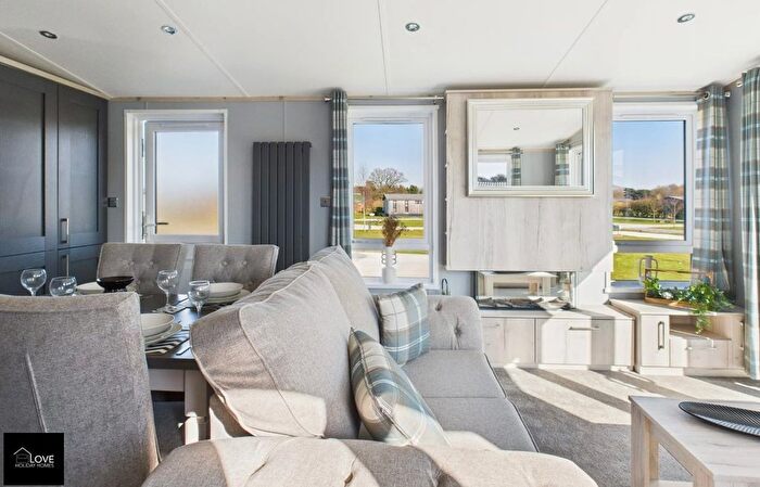 2 Bedroom Mobile/park Home For Sale In Great Ayton, Middlesbrough, TS9