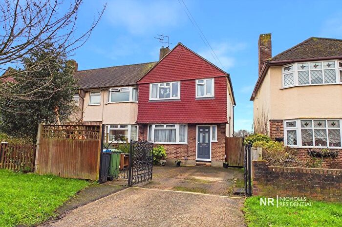 3 Bedroom End Of Terrace House For Sale In Clayton Road, Chessington, Surrey, KT9