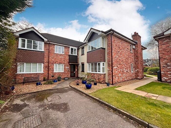 2 Bedroom Flat For Sale In Woodacres Court, Wilmslow, SK9