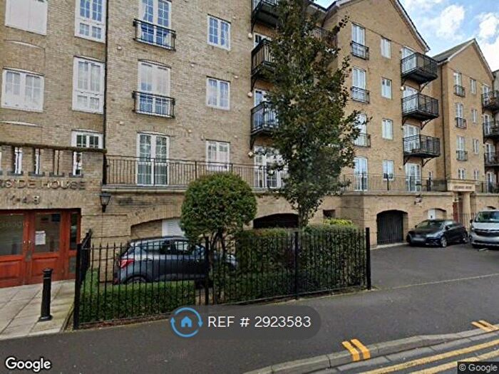 3 Bedroom Flat To Rent In Fobney Street, Reading, RG1
