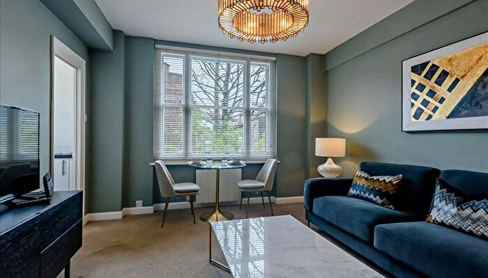 1 Bedroom Flat To Rent In Hill Street, Mayfair, London, W1J