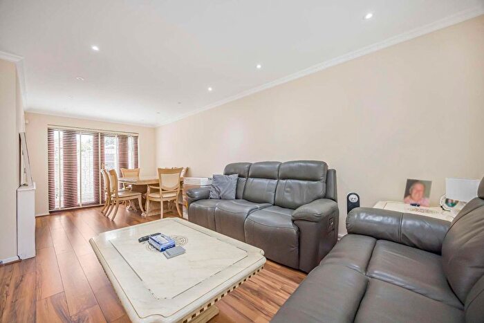 4 Bedroom Town House To Rent In Monnow Road, Bermondsey, London, SE1