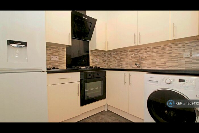 2 Bedroom Flat To Rent In Lewisham, London, SE13