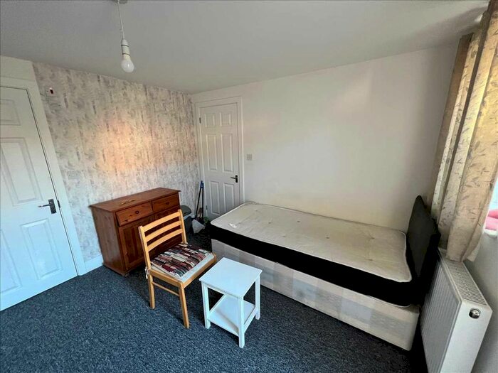 1 Bedroom Studio To Rent In Seymour Road, Slough SL1