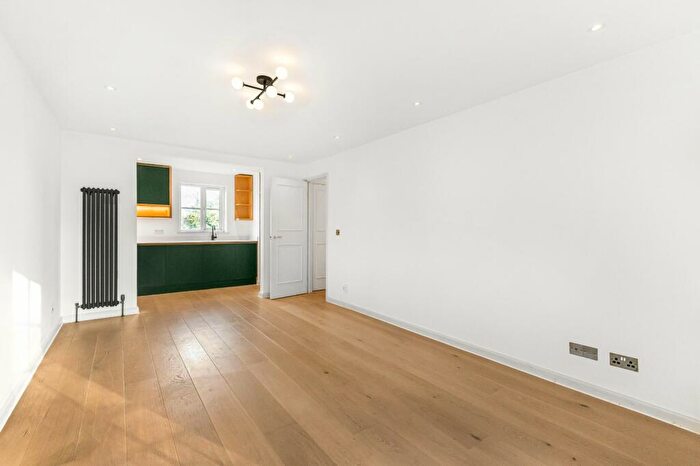 2 Bedroom Apartment To Rent In Cadogan Terrace, London, E9
