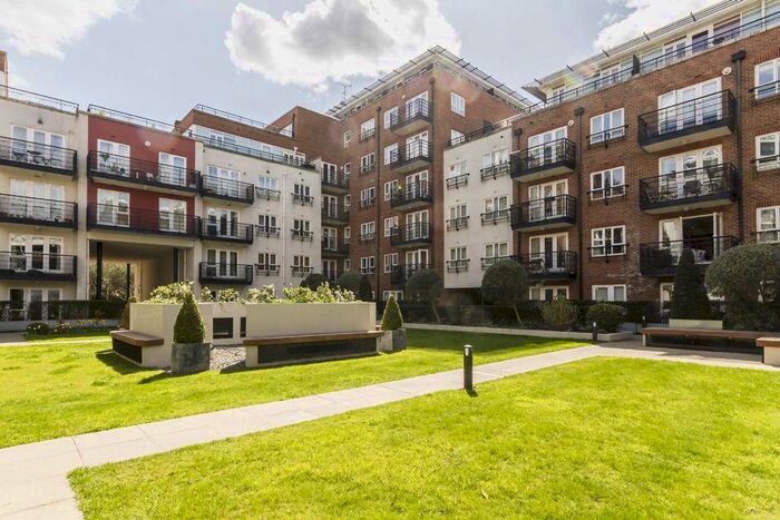 2 Bedroom Flat To Rent In Royal Quarter, Seven Kings Way, Kingston Upon Thames, KT2