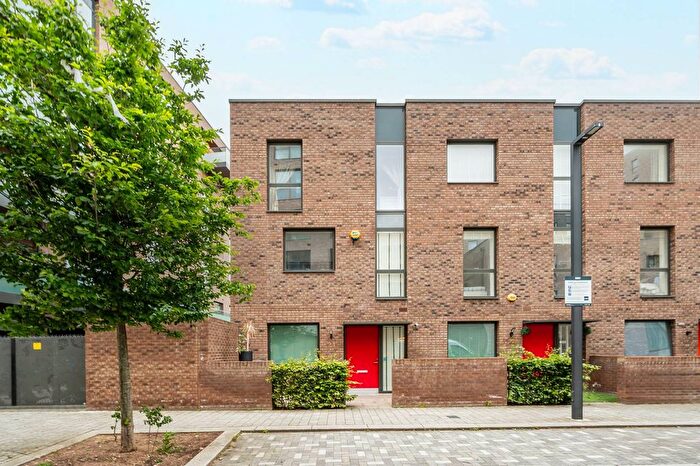 4 Bedroom End Of Terrace House For Sale In Rennie Street, Greenwich, London, SE10