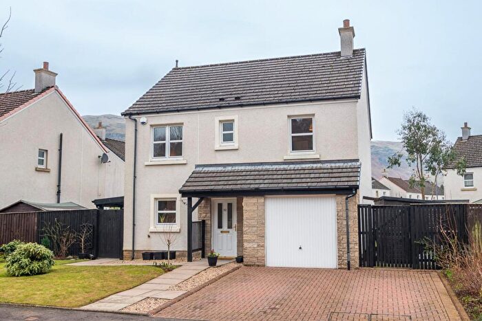 4 Bedroom Detached House For Sale In Castle Circle, Lennoxtown, G66