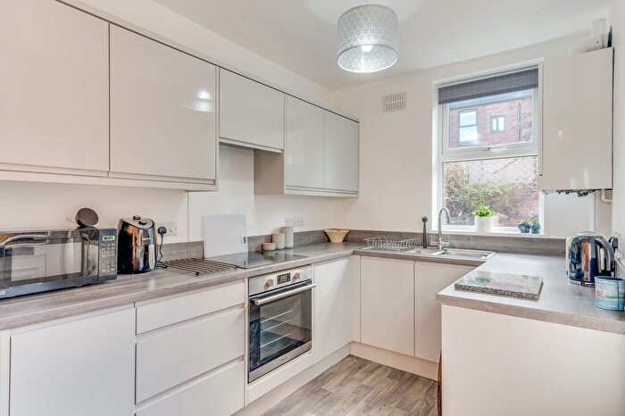 3 Bedroom Terraced House For Sale In Onslow Road, Greystones, S11