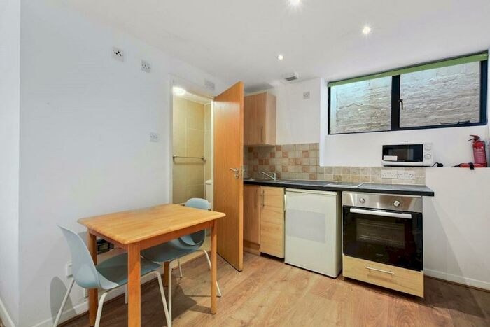 Apartment To Rent In Chalk Farm Road, London, NW1