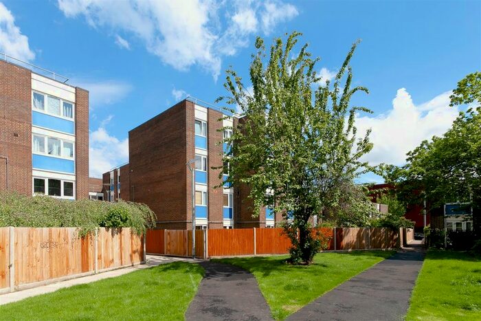 4 Bedroom Flat To Rent In Exmore House, Gernon Road, London, E3
