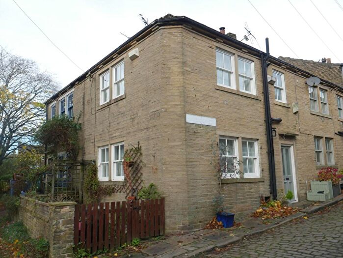 2 Bedroom Terraced House To Rent In Havelock Street, Thornton, Bradford, West Yorkshire, BD13
