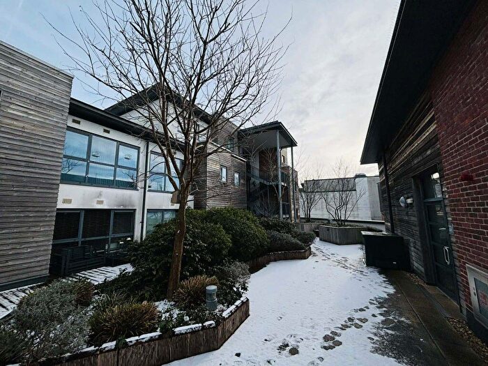 1 Bedroom Flat For Sale In Melville, Park Way, Newbury, RG14