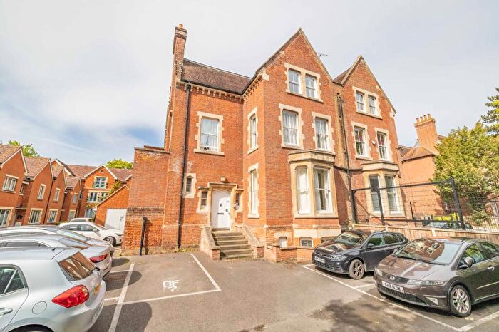 1 Bedroom Flat For Sale In New Dover Road, Canterbury, Kent, CT1
