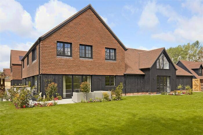 4 Bedroom Terraced House For Sale In Smalls Hill Road, Norwood Hill, Horley, Surrey, RH6