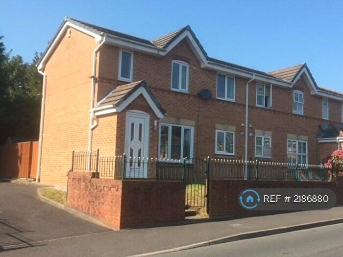 3 Bedroom End Of Terrace House To Rent In Mapledon Road, Manchester, M9