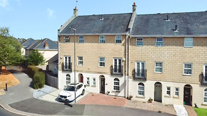 4 Bedroom Town House For Sale In Eastbury Way, Redhouse, SN25