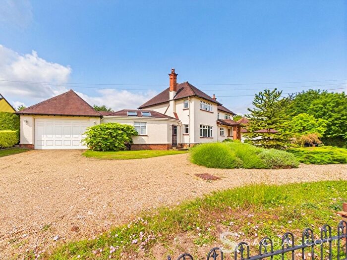 5 Bedroom Detached House For Sale In Higher Drive, Banstead, SM7