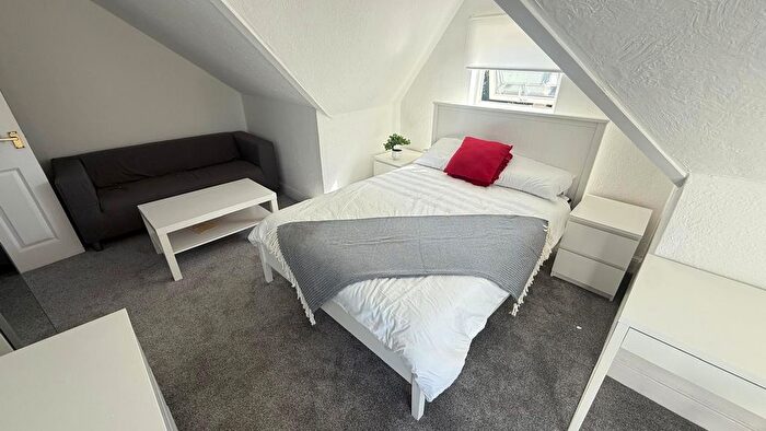 1 Bedroom Flat To Rent In Basingstoke Roads, Reading, RG2