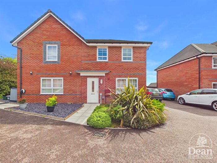 3 Bedroom Semi-Detached House For Sale In Cooke Way, Lydney, GL15