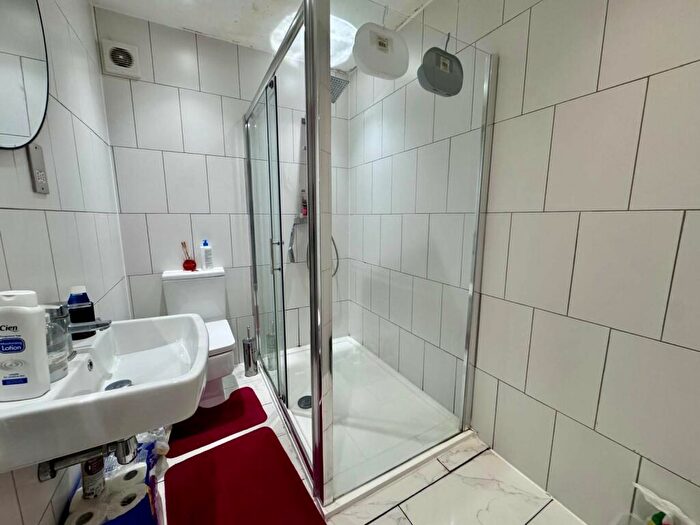 2 Bedroom Apartment To Rent In Villa Road. Mapperly Park, NG3