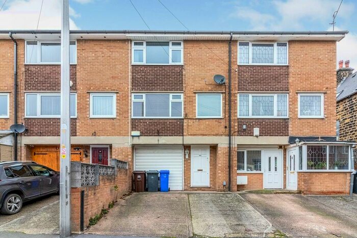 4 Bedroom Terraced House To Rent In Broughton Road, Sheffield, S6