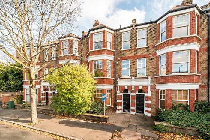1 Bedroom Flat For Sale In Gauden Road, Clapham, SW4