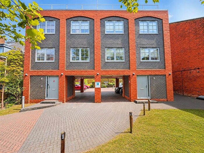 3 Bedroom Semi-Detached House To Rent In Southampton Street, Reading, RG1