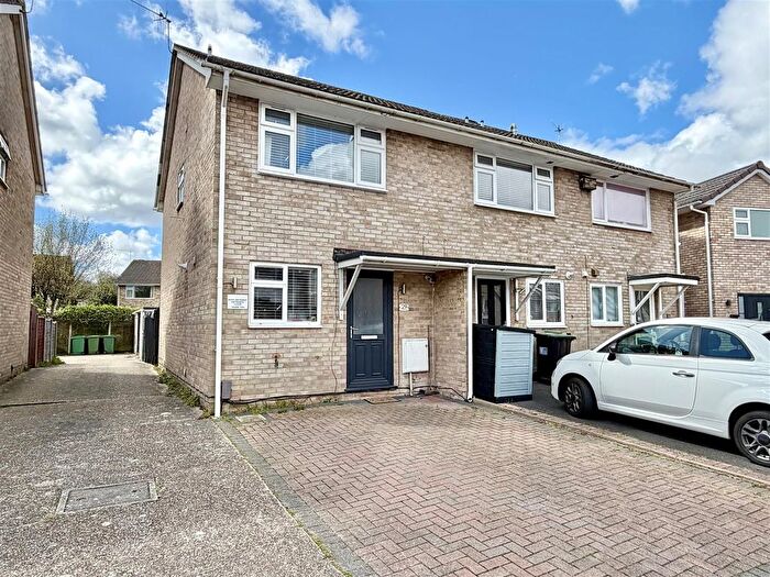 2 Bedroom Semi Detached House For Sale In Hewitt Road, Hamworthy, BH15