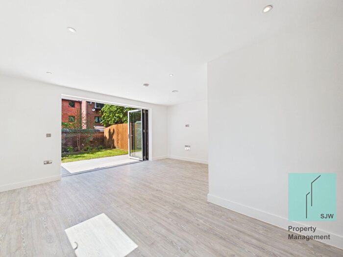 4 Bedroom Terraced House To Rent In Cowan Gardens, London, N15
