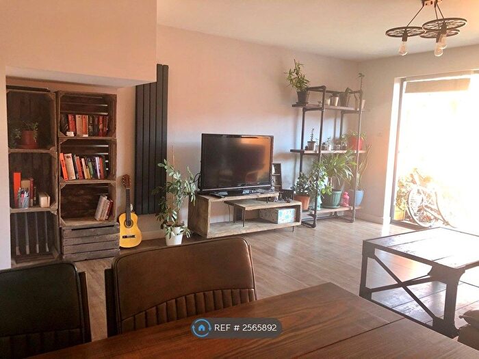 3 Bedroom Terraced House To Rent In Georgetown Close, London, SE19